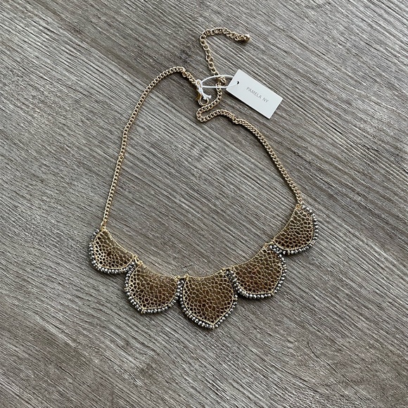 Dress to Impress: Pamela NY Gold Mesh Leaves Statement Necklace ๐๐ - Picture 2 of 5
